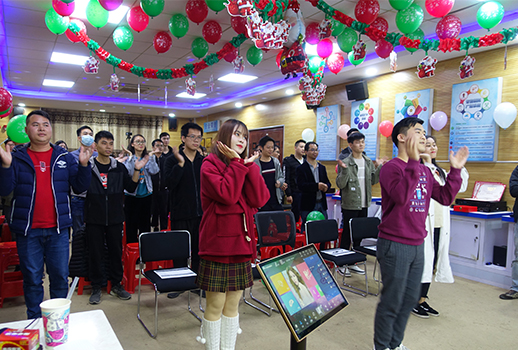 【惠聲圣誕主題生日會(huì)】好聲音驚喜開(kāi)唱，歡聲笑語(yǔ)不斷
